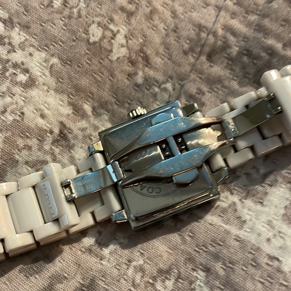 Vintage coach watch petite ! 1st edition of ceramic watch elegant - Picture 2 of 4